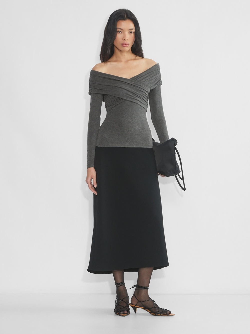 Wilfred Charcoal V-Neck Tee